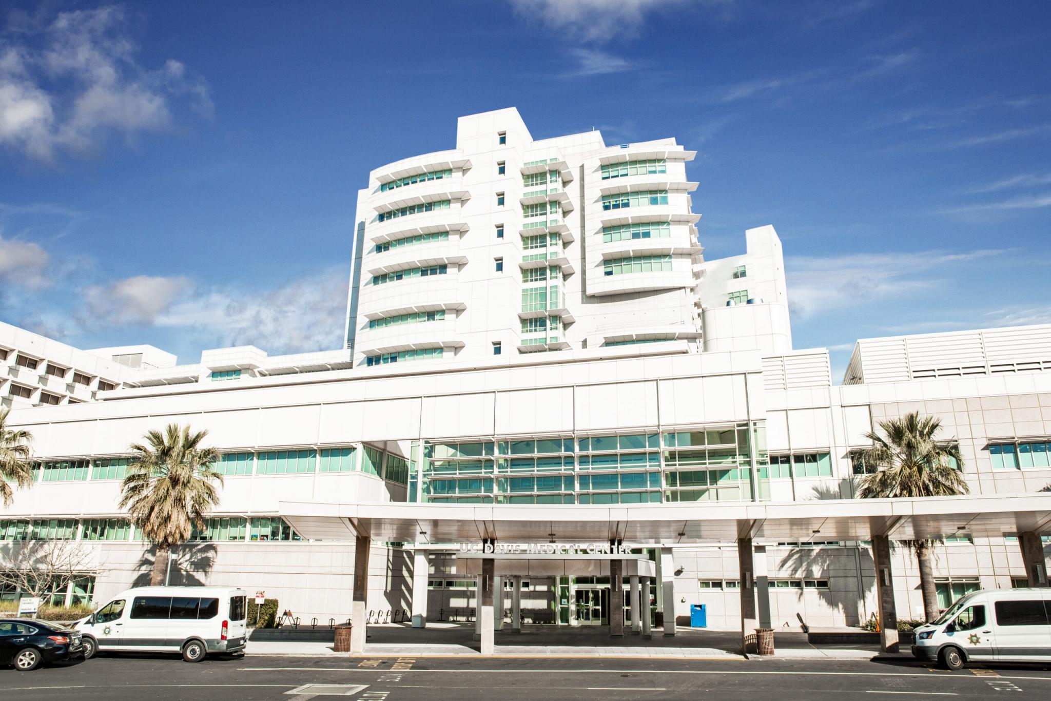 Exterior Shot of the UC Davis Medical Center Entrance